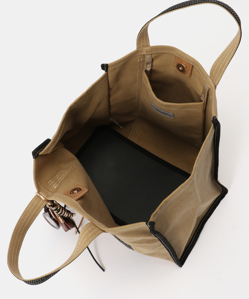 cache cache(カシュ カシュ)の「cachecache/カシュカシュ チャームツキキャンバストート(トートバッグ・レディース・ベージュ/ブラック・FREE)」の6枚目の写真