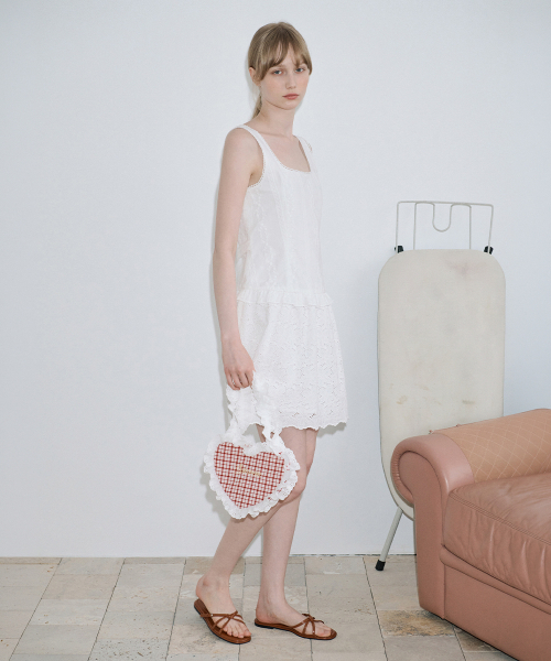 SINOON(シヌーン)の「Shirring Heart Bag (Red)(メッセンジャーバッグ・レディース・レッド・FREE)」の3枚目の写真