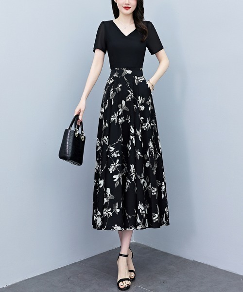 LUCPY(ラクピー)の「フラワードッキングロングワンピース(ワンピース・レディース・ブラック・XX-LARGE/X-LARGE/LARGE/MEDIUM)」の2枚目の写真