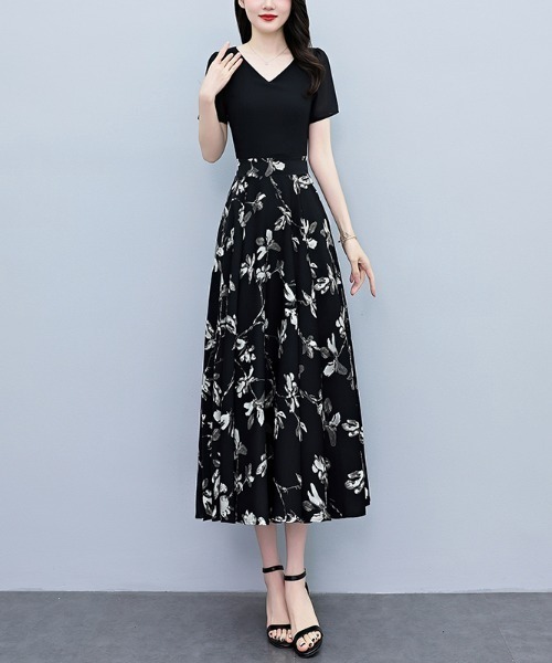 LUCPY(ラクピー)の「フラワードッキングロングワンピース(ワンピース・レディース・ブラック・XX-LARGE/X-LARGE/LARGE/MEDIUM)」の3枚目の写真
