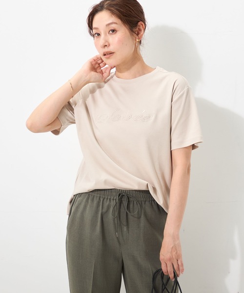 GALLORIA(ギャローリア)の「【汗ジミ軽減・接触冷感】レース刺繍ロゴT(Tシャツ/カットソー・レディース・ベージュ/ホワイト/ブラック・L/S/LL/M)」の1枚目の写真