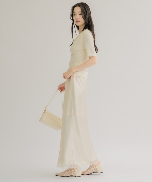 NEUNA（ヌナ）の「【トレンド×上品が叶う】レースサテンスカート（スカート・レディース・ブラック/アイボリー/ドット・FREE）」の16枚目の写真