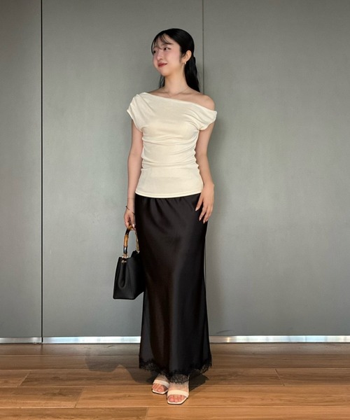 NEUNA（ヌナ）の「【トレンド×上品が叶う】レースサテンスカート（スカート・レディース・ブラック/アイボリー/ドット・FREE）」の10枚目の写真