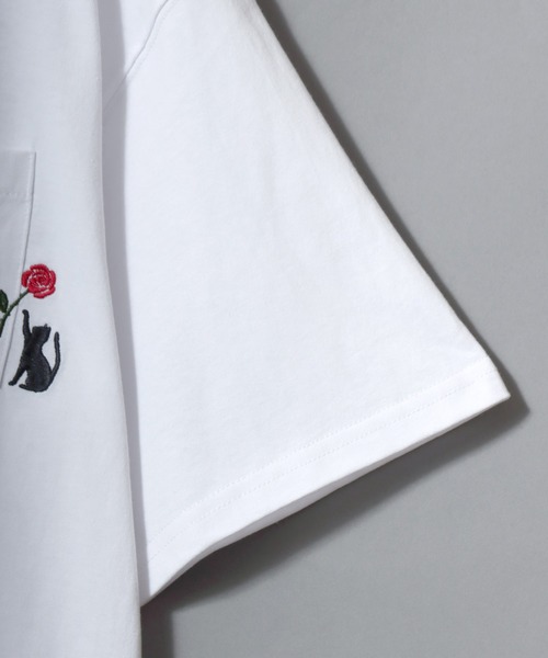 ANPAS（アンパス）の「Short-Sleeve Embroidered Chest Pocket Tee / 胸ポケット刺繍半袖Tシャツ 花 猫モチーフ メンズ レディース トップス（Tシャツ/カットソー・メンズ・ホワイト系1/ホワイト系2/ブラック系1/ブラック系2・M/L）」の6枚目の写真