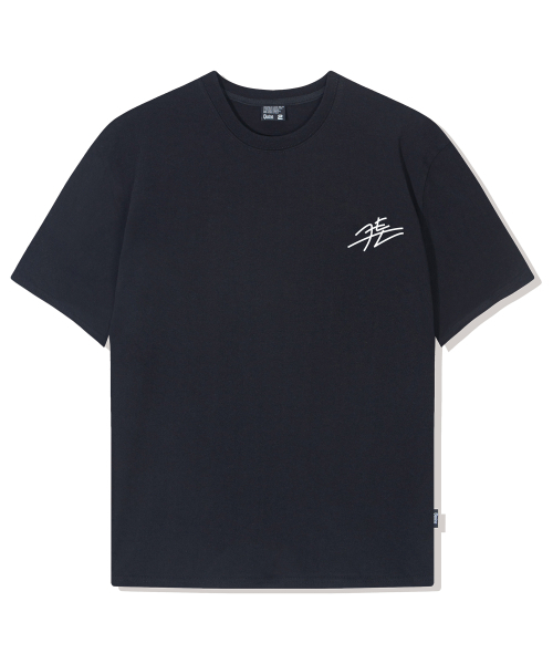QUTON(ク―トン)の「シグニチャースモールロゴオーバーサイズヘビーハーフTシャツ_ブラック(Tシャツ/カットソー・メンズ・ブラック・1/2/3/4)」の2枚目の写真