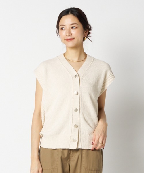 HELIOPOLE（エリオポール）の「METAL BUTTON KNIT VEST（ベスト・レディース・ベージュ/ブラック/グレー・38）」の9枚目の写真