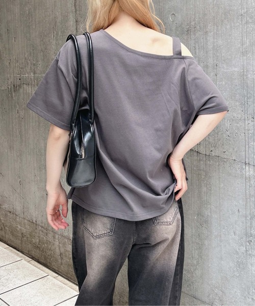 INGNI(イング)の「肩ベルト付ワンショルナンバリングTシャツ(Tシャツ/カットソー・レディース・ホワイト×ブラック/カモフラージュ/オフホワイト/スミクロ・M)」の14枚目の写真