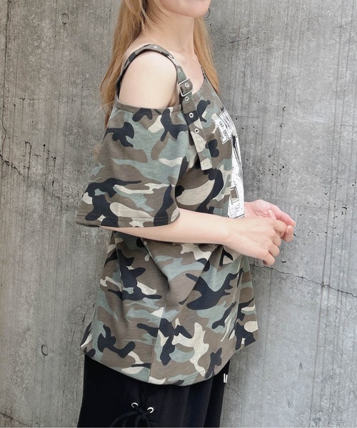 INGNI(イング)の「肩ベルト付ワンショルナンバリングTシャツ(Tシャツ/カットソー・レディース・ホワイト×ブラック/カモフラージュ/オフホワイト/スミクロ・M)」の19枚目の写真