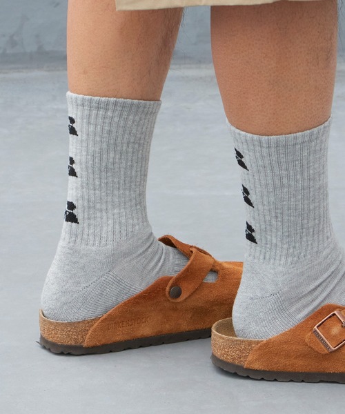 Russell Athletic(ラッセルアスレティック)の「RUSSELL ATHLETIC / ラッセルアスレティック Russell Three Logo Socks ブランドロゴ ソックス ジャガード 靴下 メンズ 2026年 夏 夏服(ソックス/靴下・メンズ・グレー/ホワイト/ブラック・FREE)」の4枚目の写真