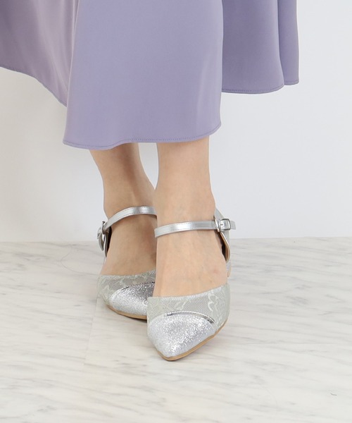 TRUDEA(トルディア)の「レース×ラメチャンキーヒールパンプス(パンプス・レディース・シルバー/ベージュ/ブラック・SMALL/MEDIUM/LARGE)」の3枚目の写真