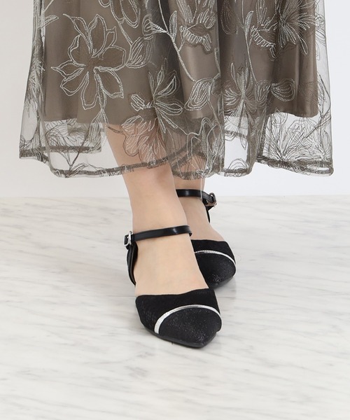 TRUDEA(トルディア)の「レース×ラメチャンキーヒールパンプス(パンプス・レディース・シルバー/ベージュ/ブラック・SMALL/MEDIUM/LARGE)」の1枚目の写真