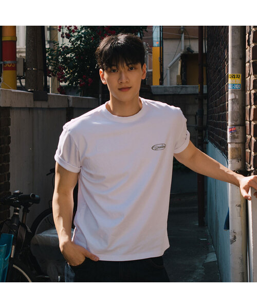 MINDBRIDGE（マインドブリッジ）の「[UNS]エアクール_グラフィックセミオーバーフィット半袖Tシャツ - 2カラー（Tシャツ/カットソー・メンズ・ホワイト/ブラウン・100/105/110/95）」の2枚目の写真