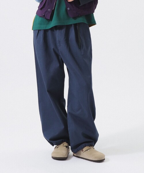 BEAMS BOY(ビームスボーイ)の「【別注】Gramicci / 2プリーツ ワイドパンツ(スウェットパンツ・レディース・ネイビー/パープル/ライトイエロー/ピンク・ONE SIZE)」の2枚目の写真