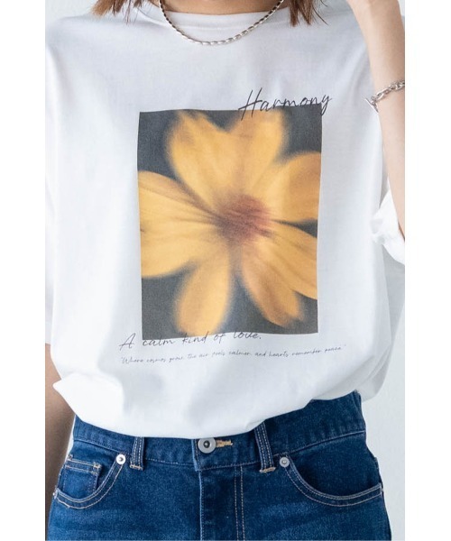 M.deux(エムドゥ)の「フラワーフォトTシャツ(Tシャツ/カットソー・レディース・ホワイト系その他/ホワイト系その他2・MEDIUM)」の6枚目の写真