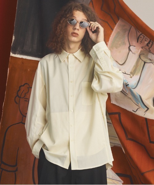 MAISON SPECIAL（メゾンスペシャル）の「《UNISEX》Raglan Yoke Switching Prime-Over Long Sleeve Shirt/ラグランヨーク切替プライムオーバーロングスリーブシャツ【MAISON SPECIAL/メゾンスペシャル】（シャツ/ブラウス・メンズ・ブラック/グレイッシュベージュ/その他1/オフホワイト/カーキ/チャコールグレー・1/0/2）」の2枚目の写真