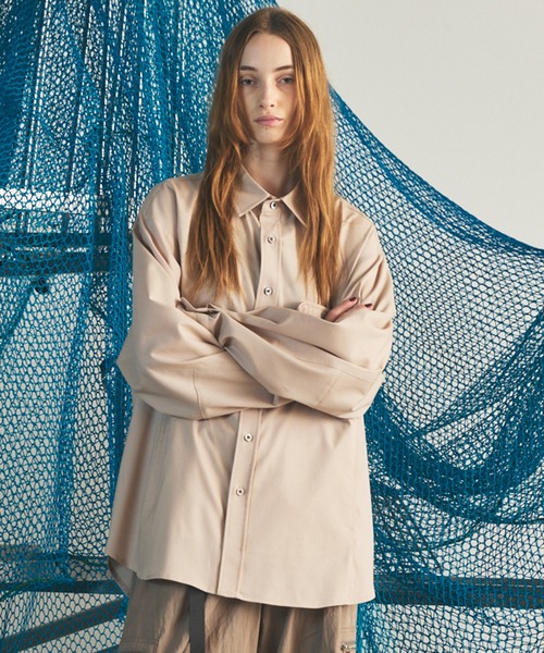 MAISON SPECIAL（メゾンスペシャル）の「《UNISEX》Raglan Yoke Switching Prime-Over Long Sleeve Shirt/ラグランヨーク切替プライムオーバーロングスリーブシャツ【MAISON SPECIAL/メゾンスペシャル】（シャツ/ブラウス・メンズ・ブラック/グレイッシュベージュ/その他1/オフホワイト/カーキ/チャコールグレー・1/0/2）」の5枚目の写真