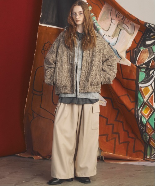 MAISON SPECIAL（メゾンスペシャル）の「《UNISEX》Raglan Yoke Switching Prime-Over Long Sleeve Shirt/ラグランヨーク切替プライムオーバーロングスリーブシャツ【MAISON SPECIAL/メゾンスペシャル】（シャツ/ブラウス・メンズ・ブラック/グレイッシュベージュ/その他1/オフホワイト/カーキ/チャコールグレー・1/0/2）」の11枚目の写真