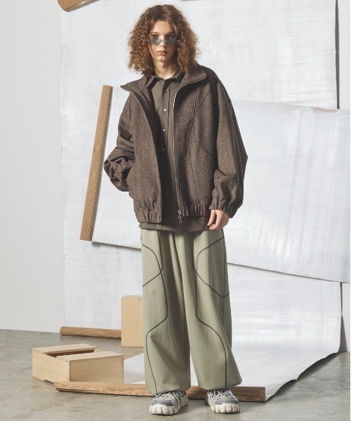 MAISON SPECIAL（メゾンスペシャル）の「《UNISEX》Raglan Yoke Switching Prime-Over Long Sleeve Shirt/ラグランヨーク切替プライムオーバーロングスリーブシャツ【MAISON SPECIAL/メゾンスペシャル】（シャツ/ブラウス・メンズ・ブラック/グレイッシュベージュ/その他1/オフホワイト/カーキ/チャコールグレー・1/0/2）」の19枚目の写真