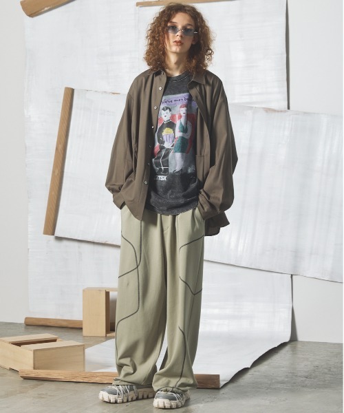 MAISON SPECIAL（メゾンスペシャル）の「《UNISEX》Raglan Yoke Switching Prime-Over Long Sleeve Shirt/ラグランヨーク切替プライムオーバーロングスリーブシャツ【MAISON SPECIAL/メゾンスペシャル】（シャツ/ブラウス・メンズ・ブラック/グレイッシュベージュ/その他1/オフホワイト/カーキ/チャコールグレー・1/0/2）」の18枚目の写真