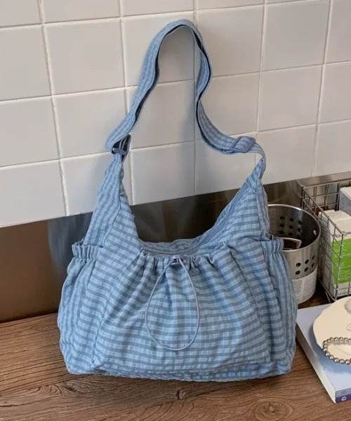 Vipoa（ヴィポア）の「String plaid shoulder bag（ショルダーバッグ・レディース・ブラウン/ホワイト/ブラック/カーキ/アイボリー/パープル/ライトピンク/ブルー/オレンジ・FREE）」の6枚目の写真