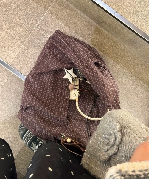 Vipoa（ヴィポア）の「String plaid shoulder bag（ショルダーバッグ・レディース・ブラウン/ホワイト/ブラック/カーキ/アイボリー/パープル/ライトピンク/ブルー/オレンジ・FREE）」の18枚目の写真