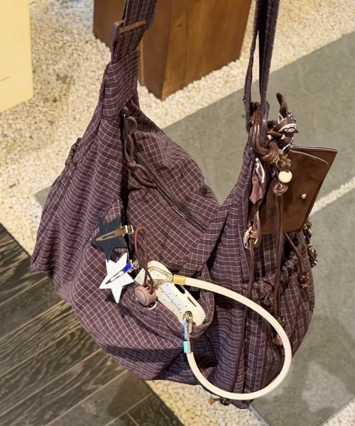 Vipoa（ヴィポア）の「String plaid shoulder bag（ショルダーバッグ・レディース・ブラウン/ホワイト/ブラック/カーキ/アイボリー/パープル/ライトピンク/ブルー/オレンジ・FREE）」の17枚目の写真
