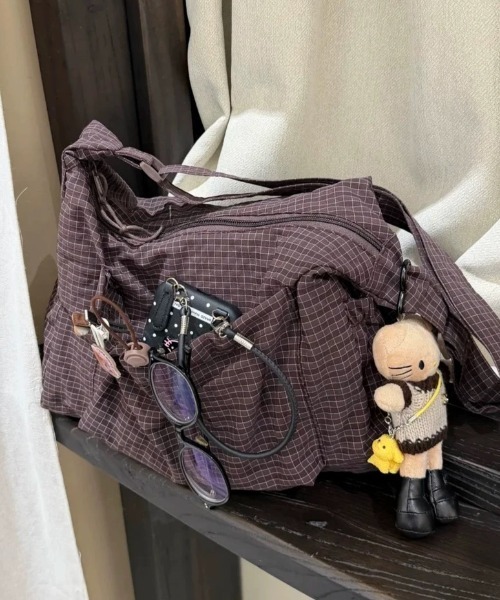 Vipoa（ヴィポア）の「String plaid shoulder bag（ショルダーバッグ・レディース・ブラウン/ホワイト/ブラック/カーキ/アイボリー/パープル/ライトピンク/ブルー/オレンジ・FREE）」の16枚目の写真