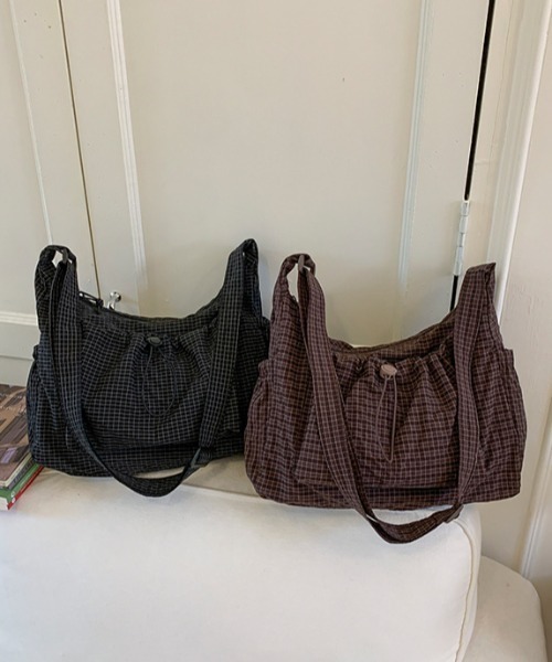Vipoa（ヴィポア）の「String plaid shoulder bag（ショルダーバッグ・レディース・ブラウン/ホワイト/ブラック/カーキ/アイボリー/パープル/ライトピンク/ブルー/オレンジ・FREE）」の11枚目の写真