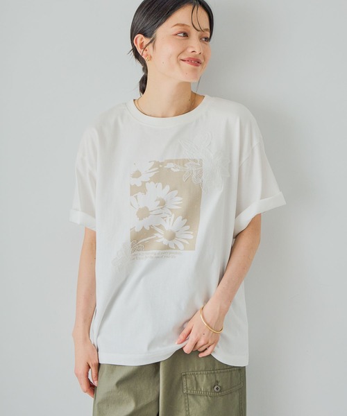 studio CLIP（スタディオクリップ）の「レースフラワーフォトTシャツ（Tシャツ/カットソー・レディース・ホワイト/杢グレー/スモーク・FREE）」の2枚目の写真