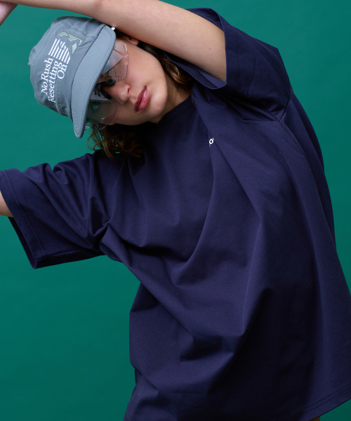 MENASOO(ミナス)の「Unisex Symbol Sorona Basic T Shirt_Navy(Tシャツ/カットソー・レディース・ネイビー・1/2)」の5枚目の写真