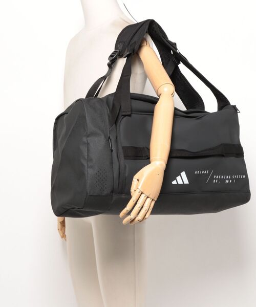 adidas（アディダス）の「《adidas》ハイブリッドダッフル（ボストンバッグ・メンズ・ブラック・フリー）」の4枚目の写真