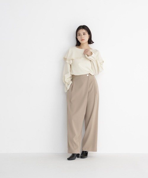 NATURAL BEAUTY BASIC(ナチュラルビューティーベーシック)の「アシメワイドパンツ(その他パンツ・レディース・ベージュ/チャコールグレー・SMALL/MEDIUM)」の14枚目の写真