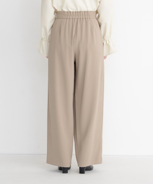 NATURAL BEAUTY BASIC(ナチュラルビューティーベーシック)の「アシメワイドパンツ(その他パンツ・レディース・ベージュ/チャコールグレー・SMALL/MEDIUM)」の9枚目の写真
