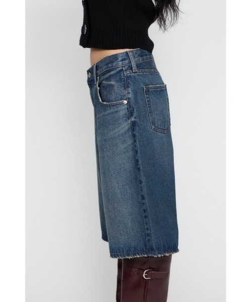 LAGUA GEM(ラグアジェム)の「WIDE LOOSEY HALF デニム(デニムパンツ・レディース・ブラック/ブルー・X-SMALL/SMALL/MEDIUM)」の4枚目の写真