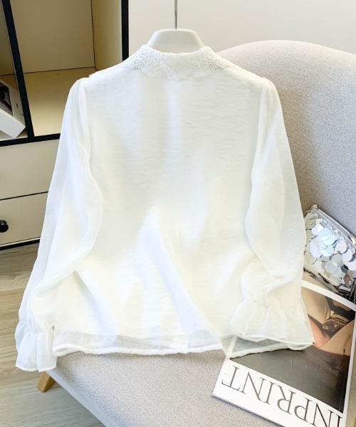 LUCPY(ラクピー)の「レースカラーフリルブラウス(シャツ/ブラウス・レディース・ホワイト/アイボリー・SMALL/MEDIUM/LARGE/X-LARGE)」の5枚目の写真