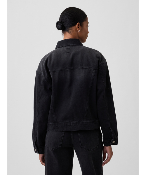 GAP(ギャップ)の「リラックスフィット アイコンデニムジャケット(デニムジャケット・レディース・ブラック・XXS/L/M/S/XS)」の2枚目の写真