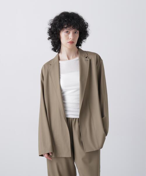 YLEVE(イレーヴ)の「YLEVE / SUPER140's WOOL TROPICAL JACKET(テーラードジャケット・レディース・グレー系その他3/ベージュ・1)」の2枚目の写真
