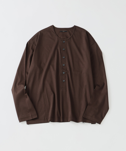 EDIFICE(エディフィス)の「Albini(アルビニ)DEEP LINE ヘンリーネックシャツ ロングスリーブシャツ(Tシャツ/カットソー・メンズ・ブラウン/ホワイト・MEDIUM/SMALL/LARGE)」の2枚目の写真