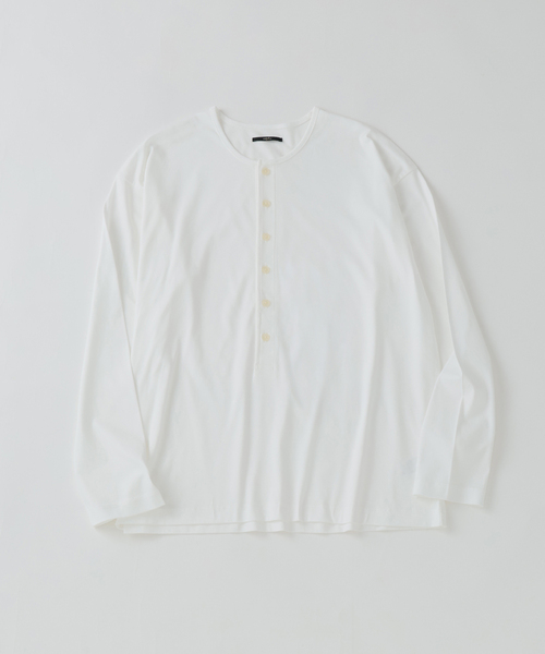 EDIFICE(エディフィス)の「Albini(アルビニ)DEEP LINE ヘンリーネックシャツ ロングスリーブシャツ(Tシャツ/カットソー・メンズ・ブラウン/ホワイト・MEDIUM/SMALL/LARGE)」の1枚目の写真