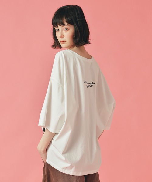 AT THE TRNK(アットザトランク)の「2way ビックフロッキーロゴ Tシャツ AT THE TRNK(Tシャツ/カットソー・レディース・ホワイト/ブラック/チャコール・フリー)」の9枚目の写真