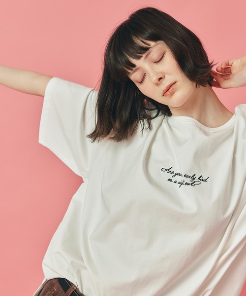 AT THE TRNK(アットザトランク)の「2way ビックフロッキーロゴ Tシャツ AT THE TRNK(Tシャツ/カットソー・レディース・ホワイト/ブラック/チャコール・フリー)」の15枚目の写真