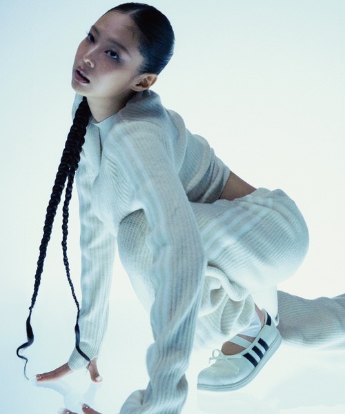 adidas(アディダス)の「【adidas Originals by JENNIE】ニットパンツ / ニット ルーズ パンツ / アディダスオリジナルス adidas Originals(その他パンツ・レディース・ベージュ/ライトブルー/ブラック・M)」の4枚目の写真