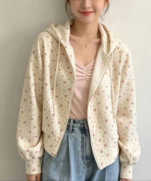 GEMEDA（ジェメダ）の「秋冬新作 小花柄セットアップ（セットアップ・レディース・グレー/ライトベージュ・M）」の10枚目の写真