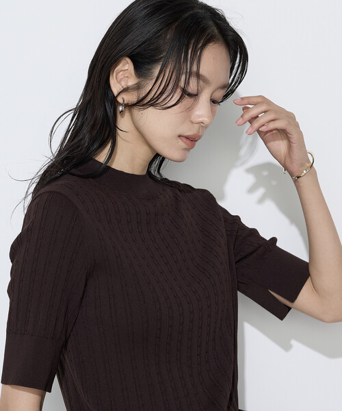 COMME CA(コムサ)の「コットンダルストレッチ ケーブル半袖プルオーバー(ニット/セーター・レディース・ブラウン/レッド/オフホワイト・9号/11号)」の16枚目の写真