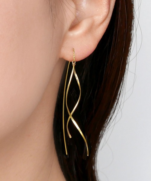 VENDOME AOYAMA（ヴァンドーム青山）の「K10YG ウェーブロングピアス