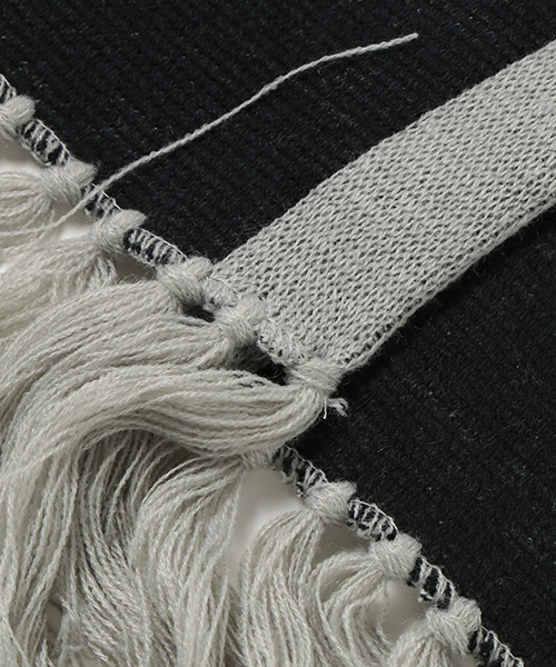 WEGO（ウィゴー）の「WEGO/ロゴマフラー（マフラー・メンズ・ブラック/ワイン・FREE）」の4枚目の写真