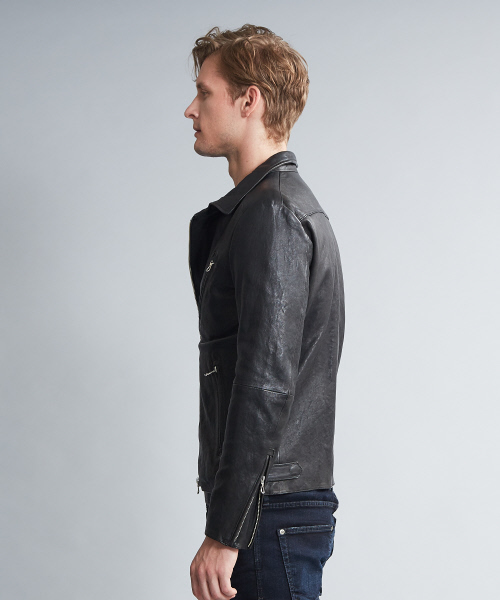 5351 POUR LES HOMMES（ゴーサンゴーイチプールオム）の