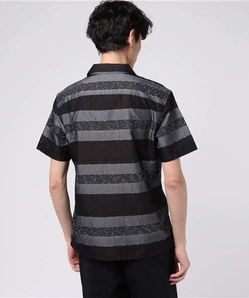 ALLSAINTS(オールセインツ)の「GABON SS SHIRT(シャツ/ブラウス・メンズ・ブラック/レッド・MEDIUM/SMALL/X-SMALL/LARGE)」の16枚目の写真