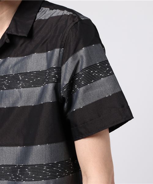 ALLSAINTS(オールセインツ)の「GABON SS SHIRT(シャツ/ブラウス・メンズ・ブラック/レッド・MEDIUM/SMALL/X-SMALL/LARGE)」の7枚目の写真