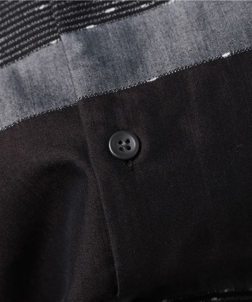 ALLSAINTS(オールセインツ)の「GABON SS SHIRT(シャツ/ブラウス・メンズ・ブラック/レッド・MEDIUM/SMALL/X-SMALL/LARGE)」の9枚目の写真